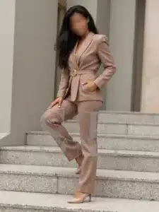 High Class Escortlady Frankfurt Business Look